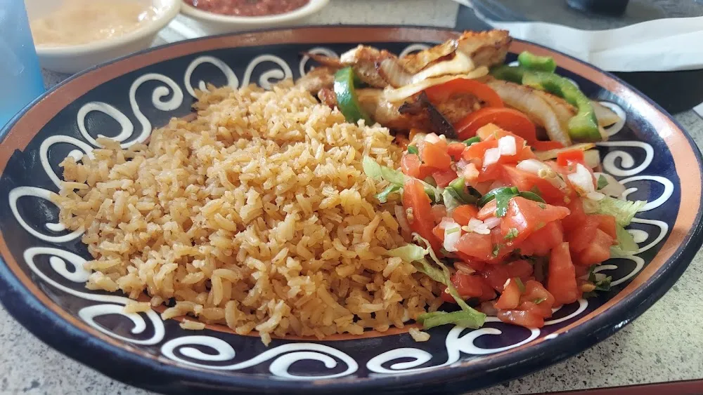 Chicken with Mexican Rice and Pico De Gallo